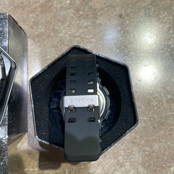 G-shock watch GA-100MB - Picture 3 of 6